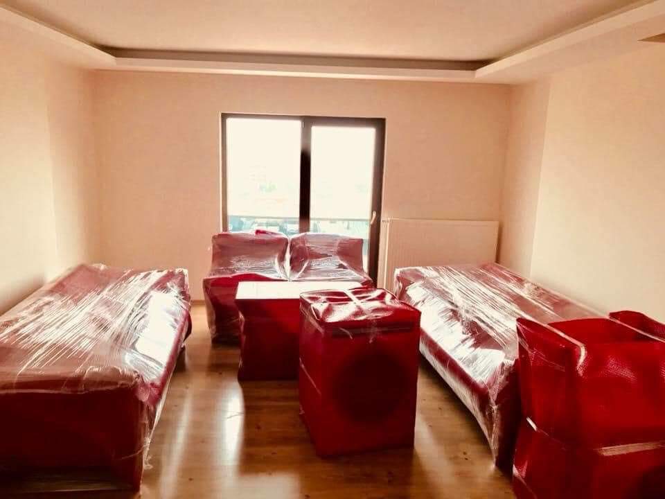 Evden eve taşıma öncesi oda paketleme